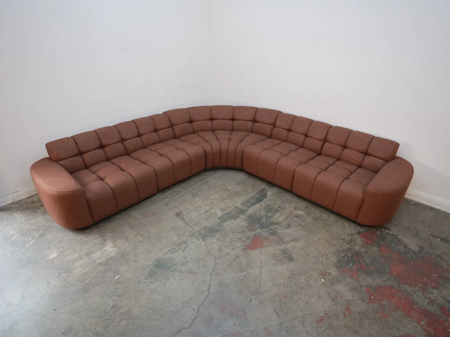 Moe's Home Roman L-Shaped Sectional Rust | Rebound Furniture